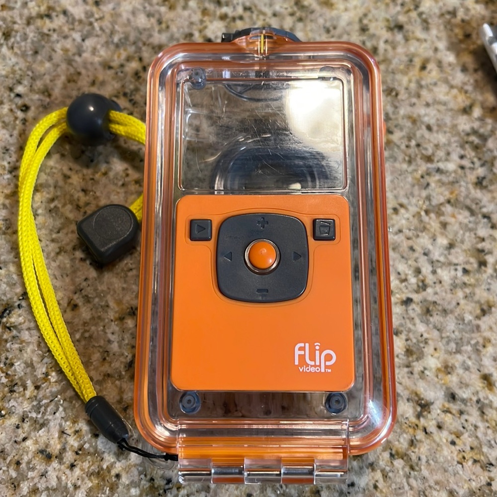 Flip Video AWC2T Underwater case